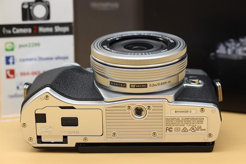 ขาย Olympus OMD EM10 Mark III + Lens 14-42mm(สีเงิน)  สภาพสวยใหม่ ใช้งานน้อย ชัตเตอร์ 3,288 รูป อดีตประกันศูนย์ เมนูไทย จอติดฟิล์มแล้ว อุปกรณ์ครบกล่อง  อุป